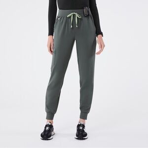 Figs Bonsai  Green Zamora Pants